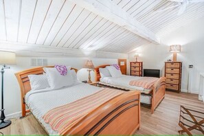 2 chambres, fer et planche à repasser, Wi-Fi, draps fournis