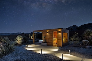 Property grounds - Fleur by Fieldtrip - Architectural Desert Estate w Pool (Joshua Tree)