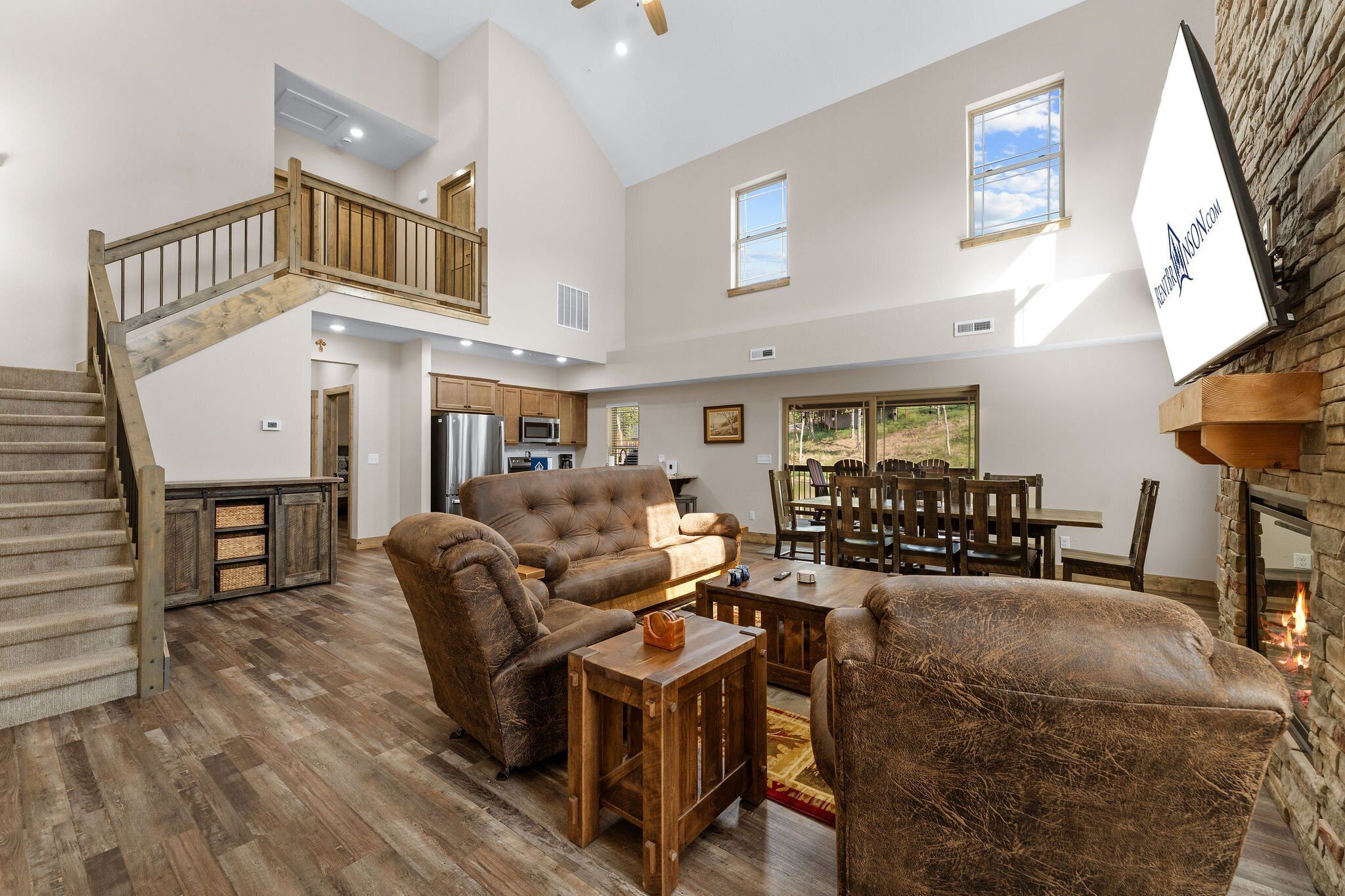 Smart TV, fireplace