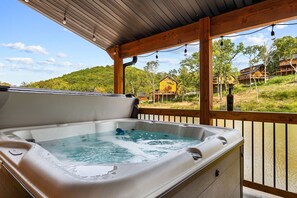 Tina de hidromasaje al aire libre