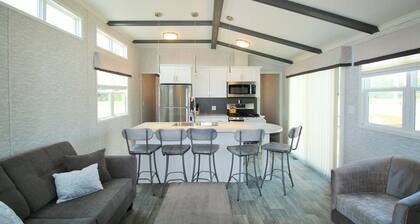 Quarry Meadows Resort Living ! Sherkson Shores