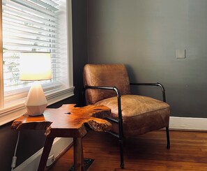 Interior - Charming 2-bedroom house in Historic Glen Iris! 5min to downtown, fenced yard! (Birmingham)