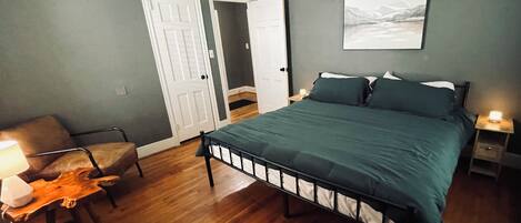 2 bedrooms, WiFi, bed sheets