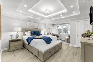 1 bedroom, desk, iron/ironing board, free WiFi - Luxurious Townhome/Beach Access/11 Pools (Panama City)