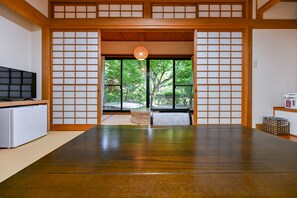 Phòng 4 tiện nghi đơn giản, quang cảnh vườn | Truy cập Internet không dây miễn phí