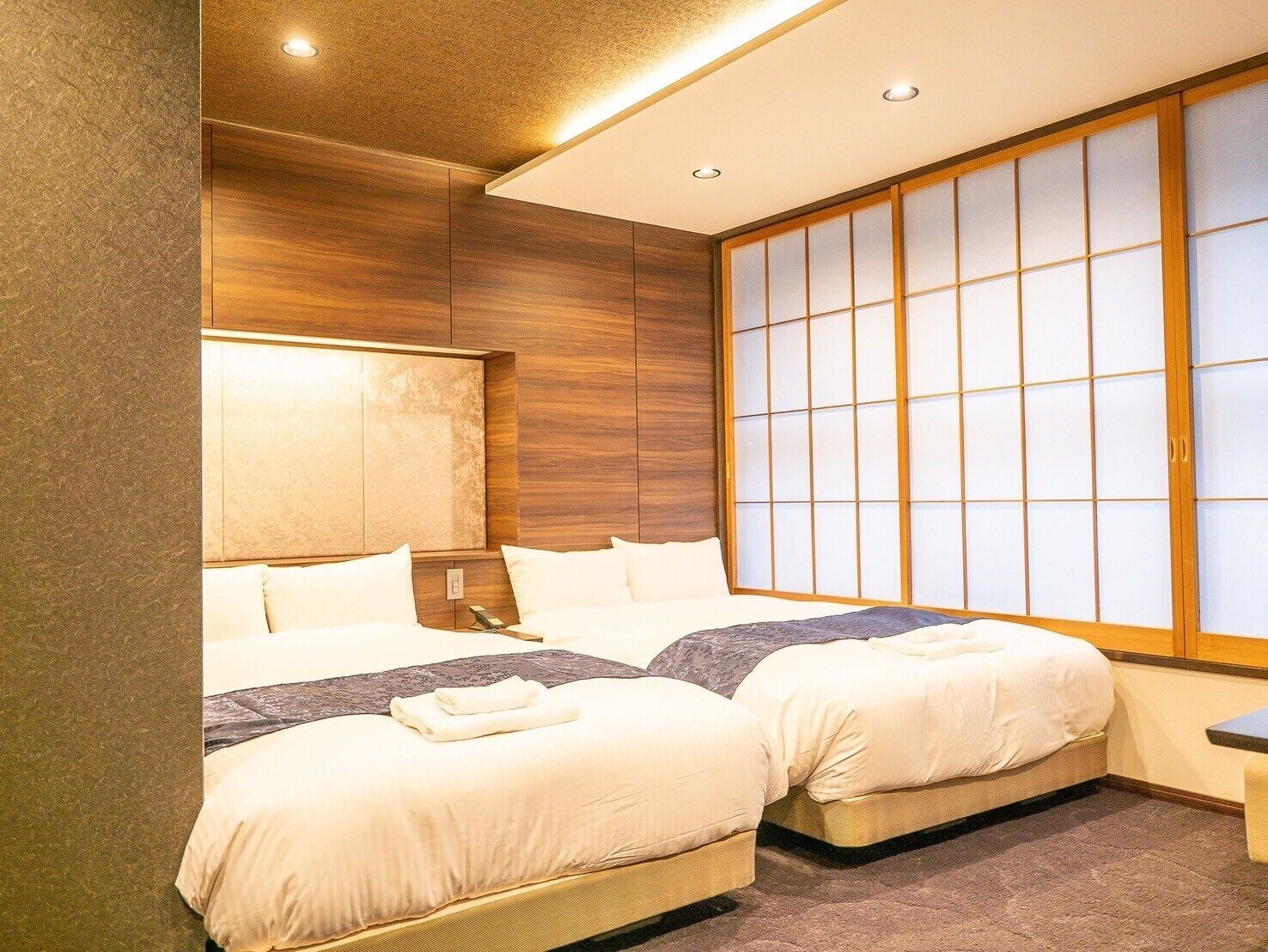 Luxury-Zweibettzimmer, Nichtraucher | Zimmersafe, Verdunkelungsvorhänge, kostenloses WLAN, Bettwäsche