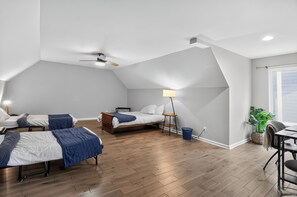 Hus – deluxe, 3 soverom, ikke-røyk, kjøkken | 3 soverom, sengetøy av topp kvalitet og strykejern/-brett