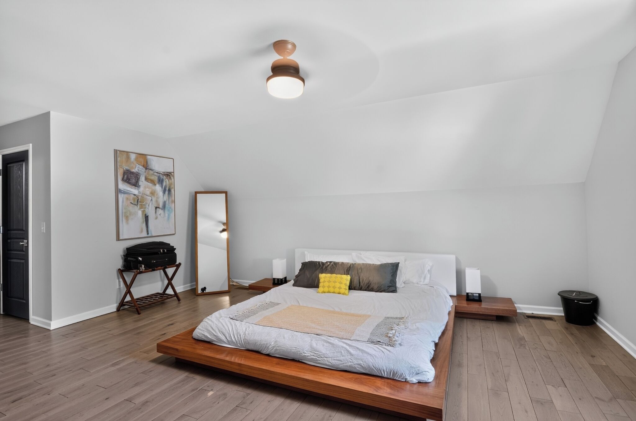 Deluxe House, 3 Bedrooms, Non Smoking, Kitchen | 3 bedrooms, premium bedding, iron/ironing board, free WiFi
