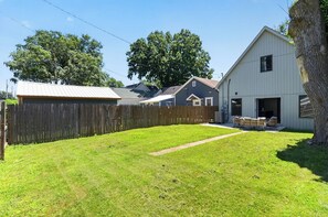 Exterior - Entire Home in Fountain Square (Indianapolis)
