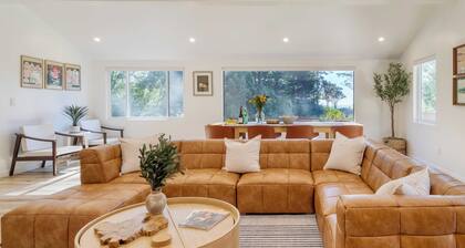 Sunridge Lookout by Avantstay Big Backyard Oasis + Patio, Central Location