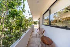 Terrace/patio - Lux 2 BD w/ Balcony + Rooftop Pool | Aldea Zama (Tulum)