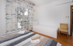 2 bedrooms, free WiFi, bed sheets
