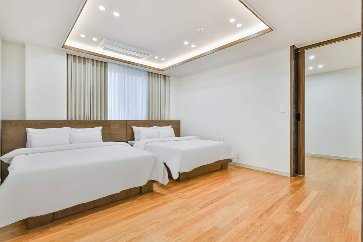 3 bedrooms, free WiFi, bed sheets