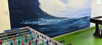 BIG GAME ROOM,Peeks of Ocean in this spacious 2700sqft home. Great for families!