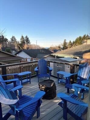 Property grounds - BIG GAME ROOM,Peeks of Ocean in this spacious 2700sqft home. Great for families! (Brookings)