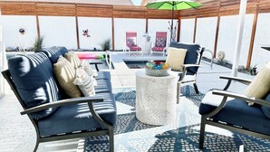 Terrace/patio - CHILL - AWESOME 3-bedroom home in La Quinta Large Pool, WiFi, AC & Luv Pups (La Quinta)