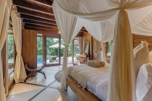 4 bedrooms, iron/ironing board - Sungai Villa by Betterplace (Canggu)