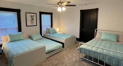 Cheerful 3-bedroom house Sleep 11