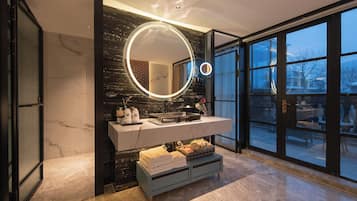 Loft Exclusif, four Ă micro-ondes | Salle de bain