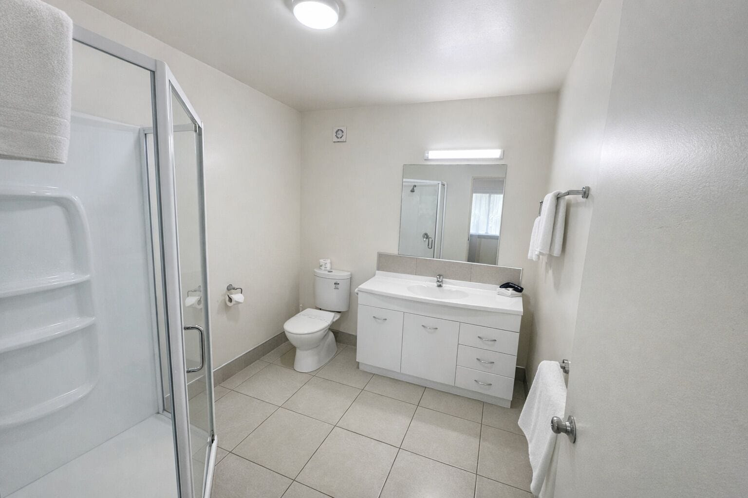 Apartment, 1 Bedroom | Bathroom | Hair dryer, towels, soap, shampoo