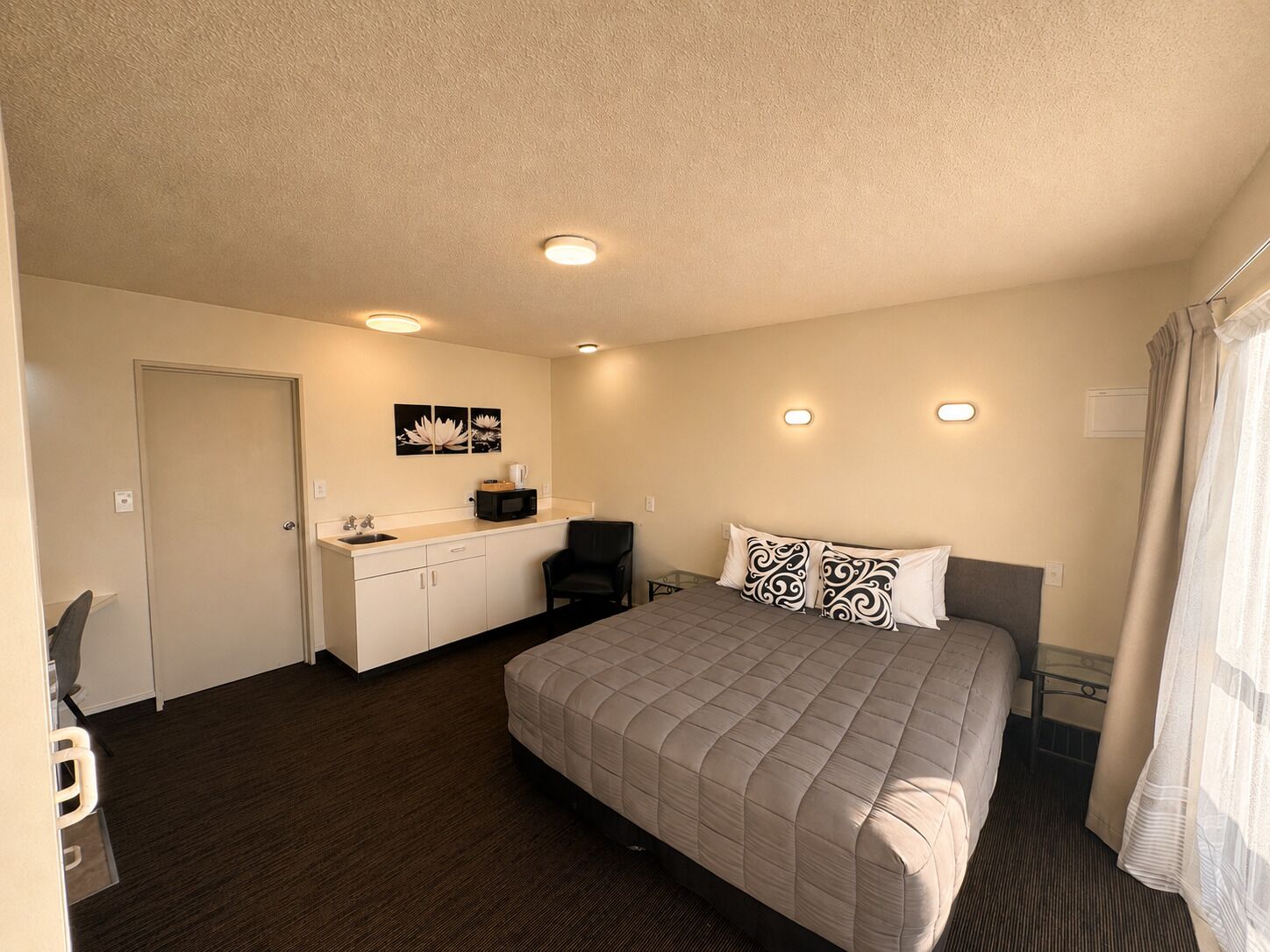 Standard Studio - First floor | Desk, iron/ironing board, free WiFi, bed sheets
