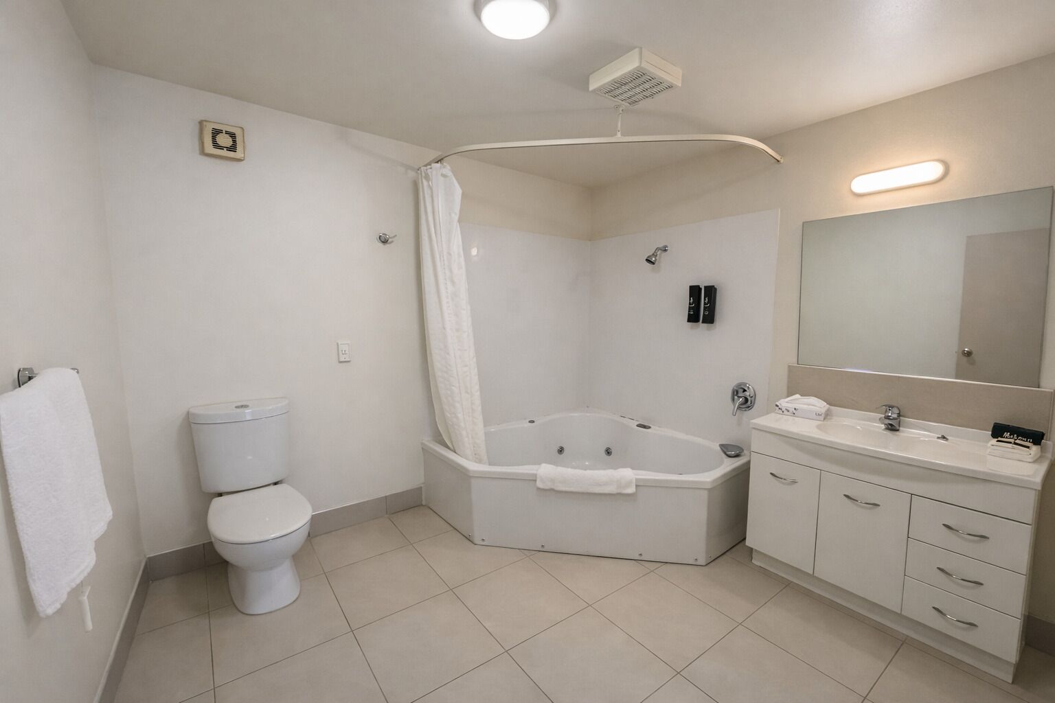 Apartment, 2 Bedrooms | Bathroom