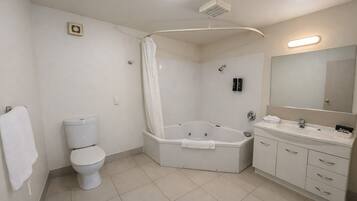 Apartment, 2 Bedrooms | Bathroom