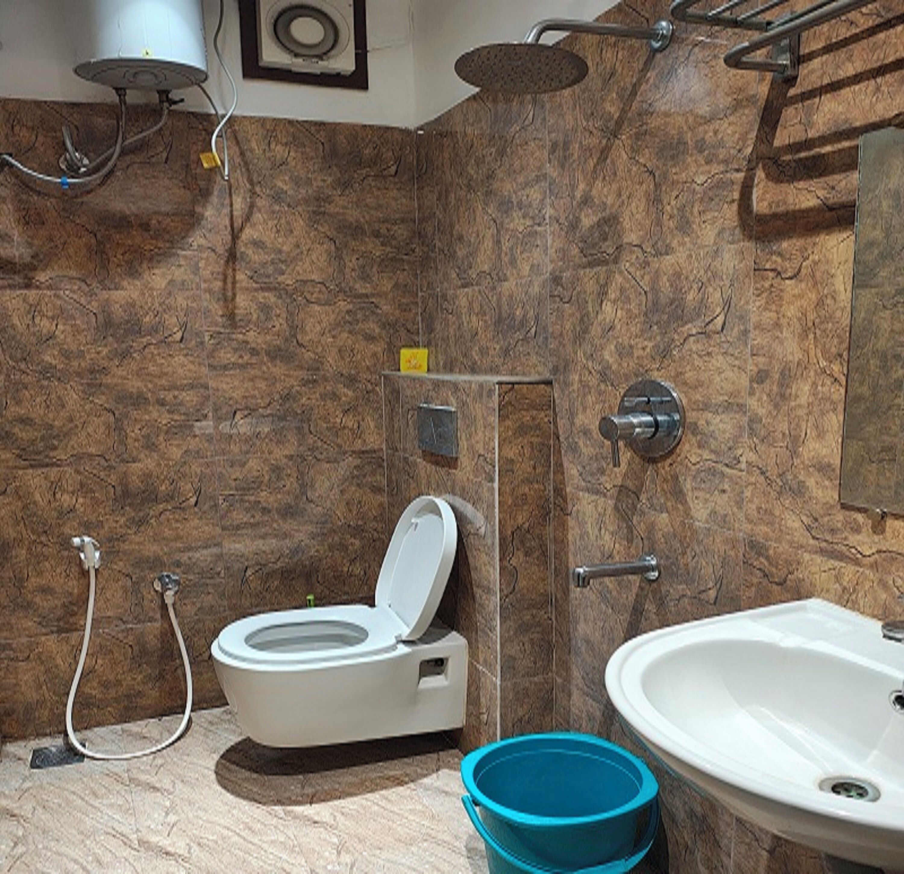 套房 | 浴室 | 淋浴設備、淋浴花灑、毛巾、肥皂