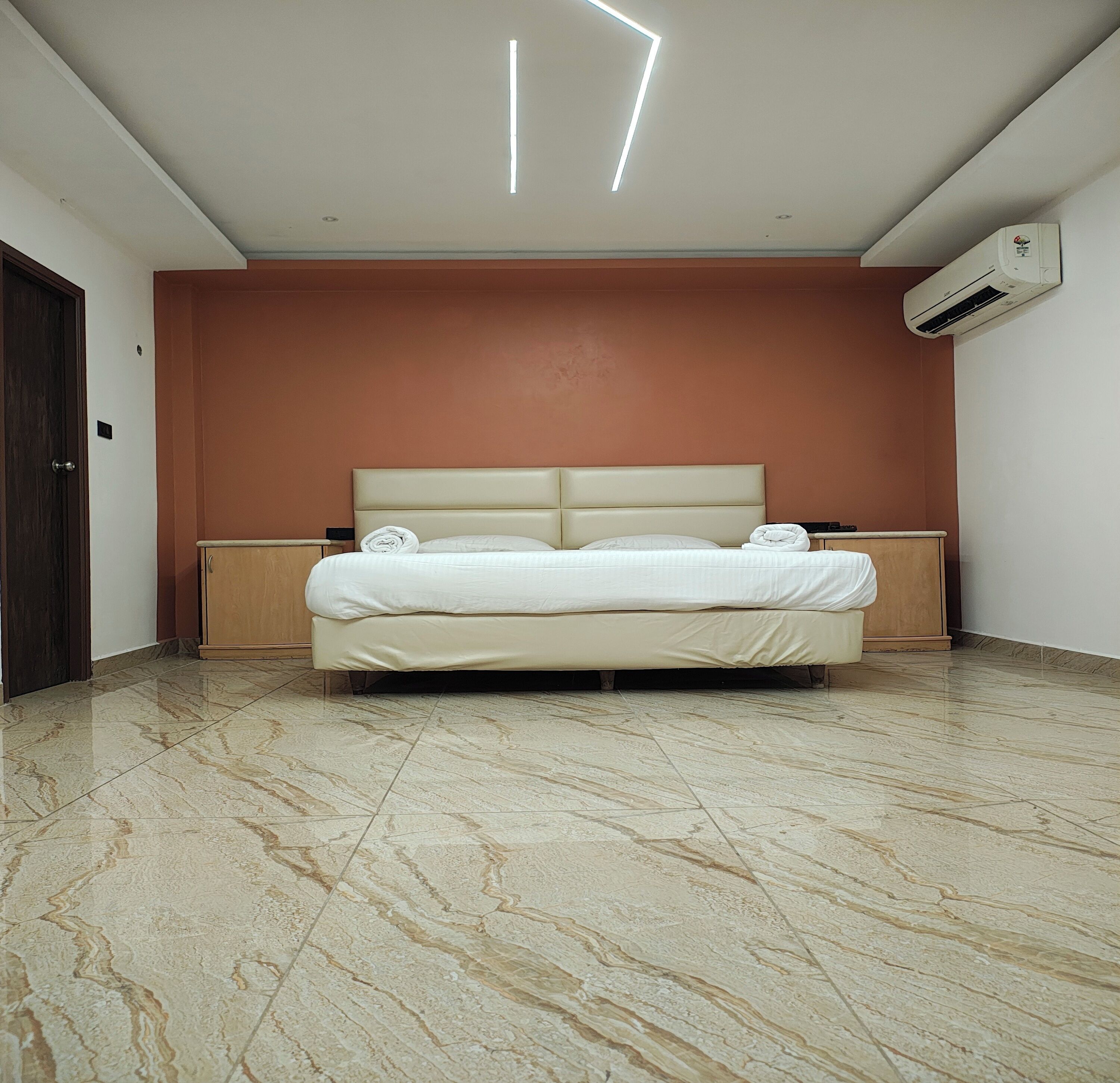 เครื่องนอนป้องกันสารก่อภูมิแพ้, โต๊ะทำงาน, Wi-Fi ฟรี, ผ้าปูที่นอน