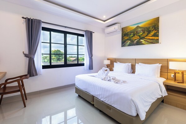 Apartment | Iron/ironing board