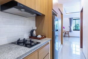 Apartment | Private kitchenette | Electric kettle