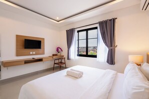 1 bedroom, iron/ironing board