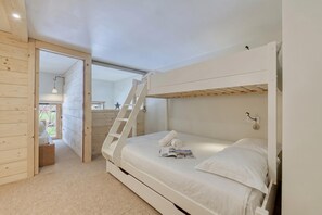 2 bedrooms, free WiFi, bed sheets