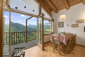 Dining - Gleise Lodge apartment, Bardonecchia, Italy (Bardonecchia)