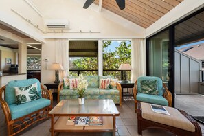 Smart TV - Direct Oceanfront 2BD Condo Steps to Beach - Kahana Village 2 (Lahaina)