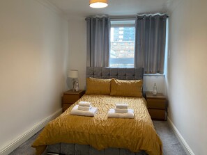 Casa | 3 habitaciones, tabla de planchar con plancha y wifi gratis 