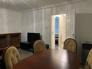 House | Dining - London Charm - 3 Bedroom House Near Canary Wharf (London)