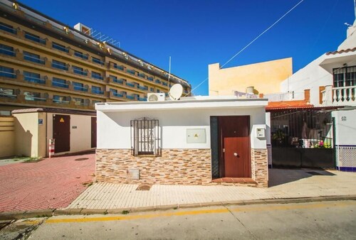 Cozy Apartment 50m from the beach