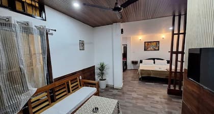 Hotel High East