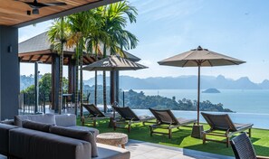 Außenpool, Cabañas (kostenlos), Sonnenschirme