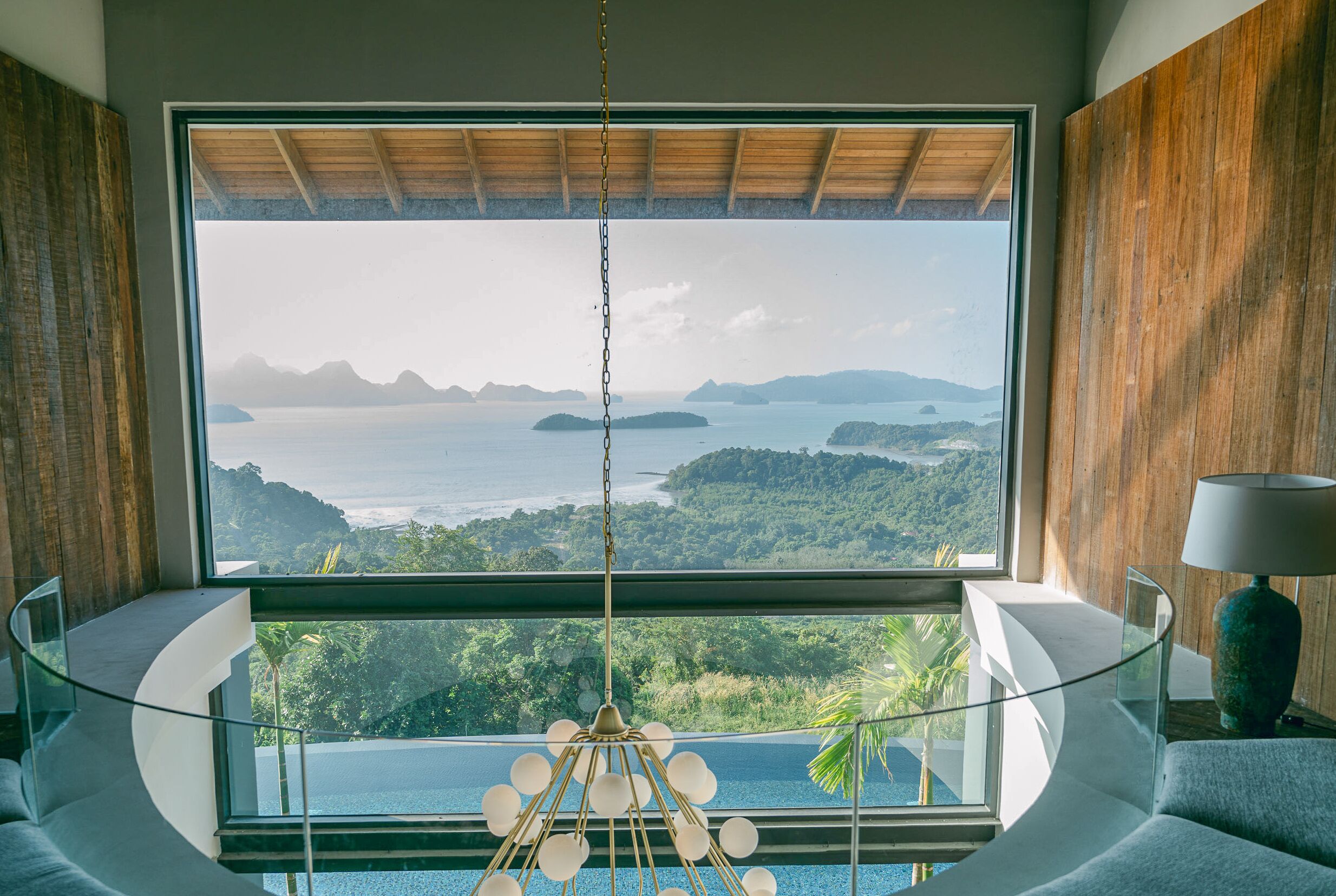 75-inch Smart TV with digital channels, Netflix, streaming services