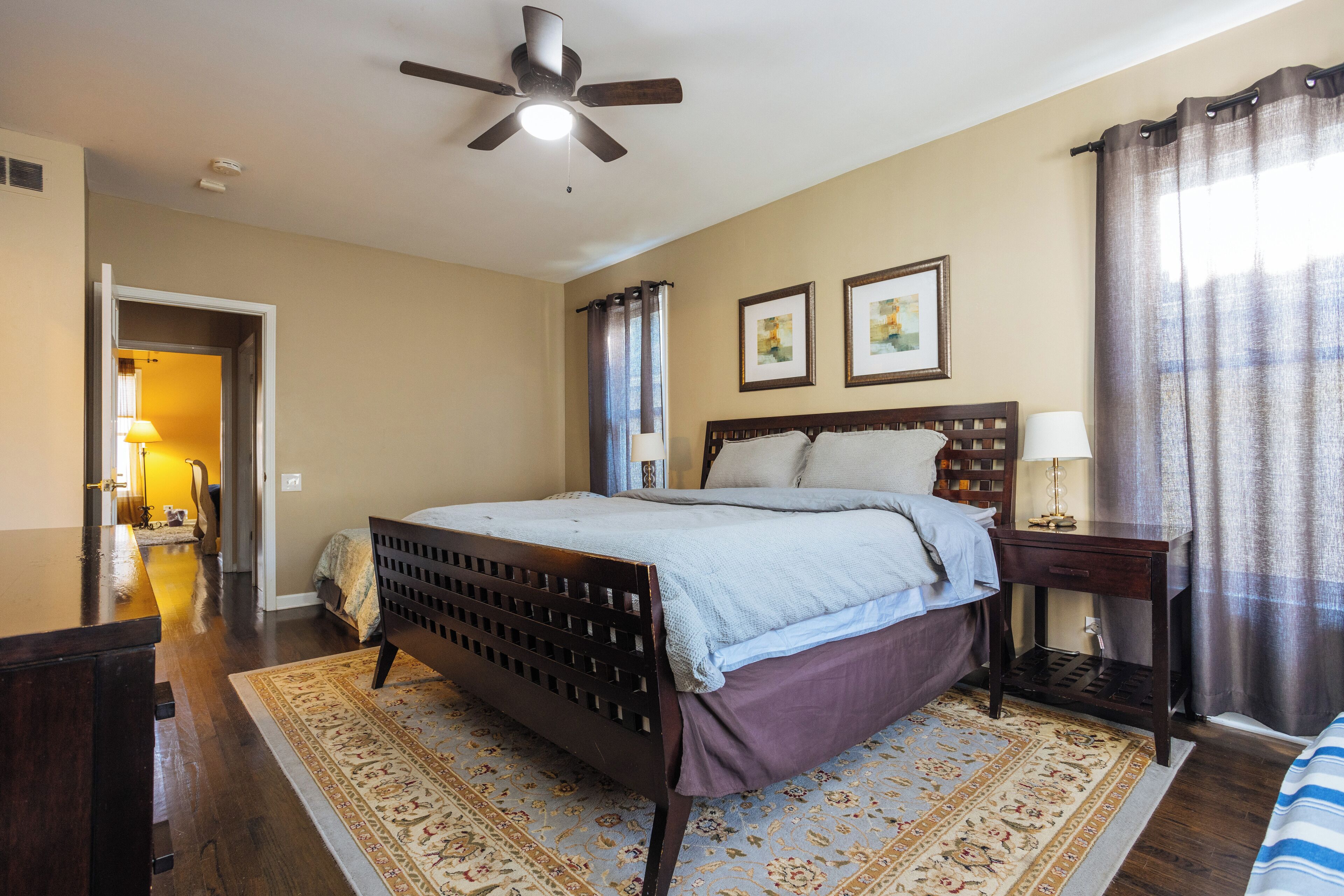 3 bedrooms, desk, iron/ironing board, travel crib