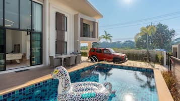 Kanna Miami Pool Villa | 5 bedrooms, individually decorated, individually furnished, desk