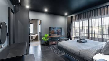 Luxe villa | Individueel gedecoreerd, individueel gemeubileerd, een bureau