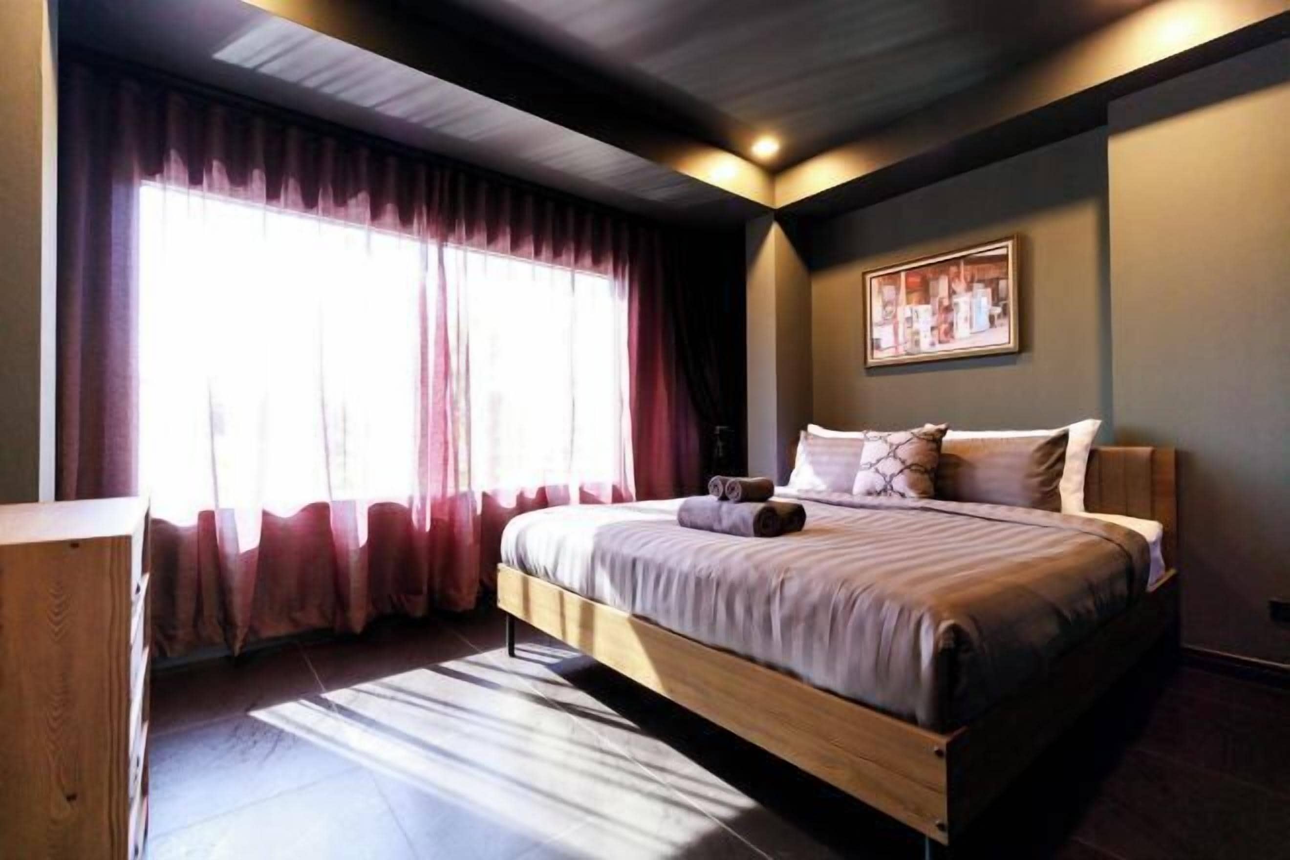 Individuelt dekorert, individuelt innredet og skrivebord