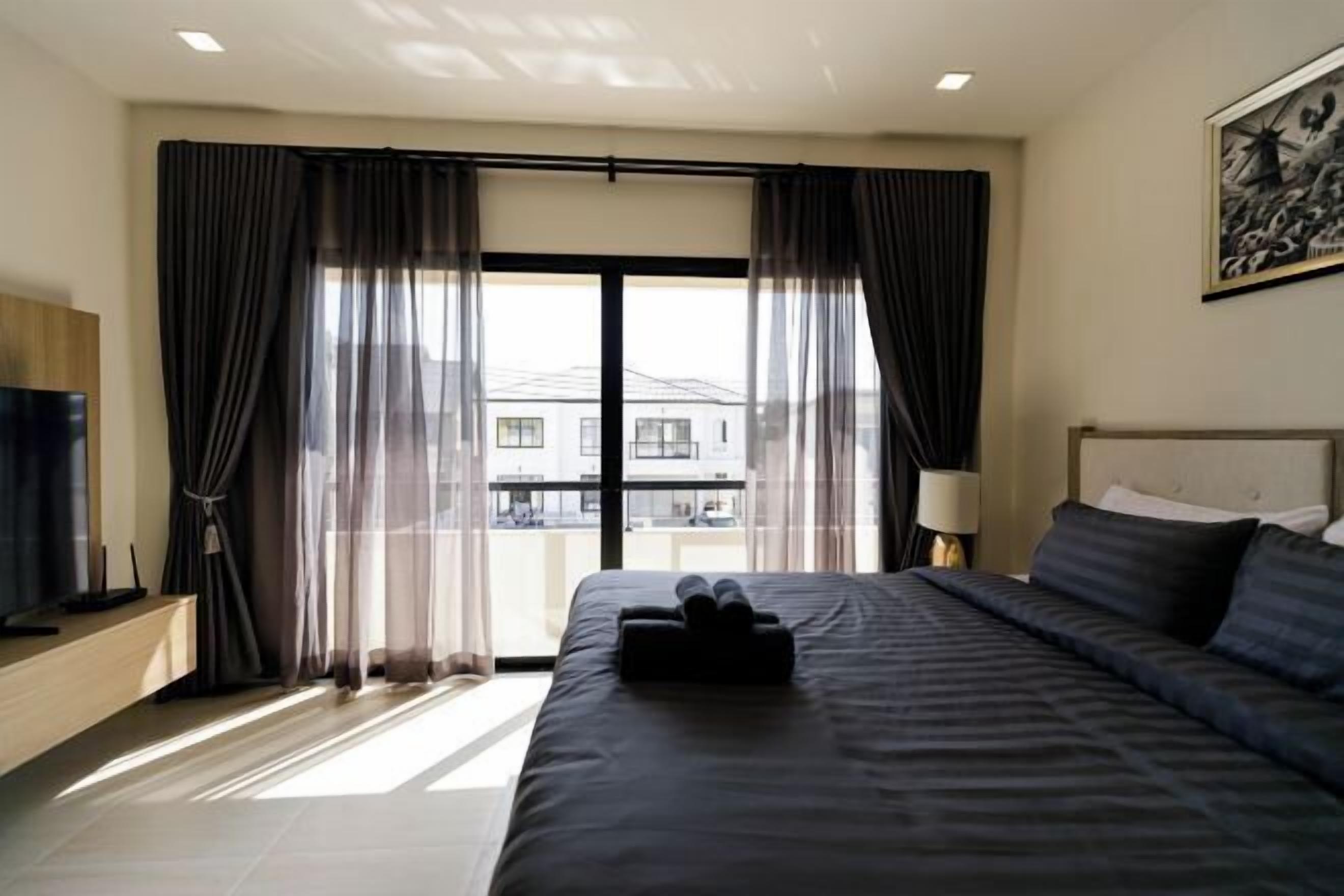 Individuelt dekorert, individuelt innredet og skrivebord