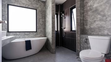 Luxe villa | Badkamer | Een douche, een haardroger, pantoffels, handdoeken