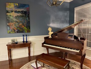 Interior - Welcoming Home perfect for long-term stay, pool, pickleball, billiards, trails (Durham)