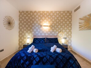 2 bedrooms, iron/ironing board, internet, bed sheets