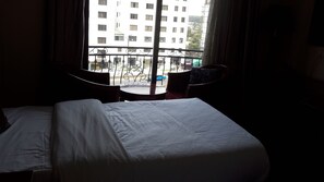 Chambre simple, vue sur la ville | Coffre-fort pour ordinateur portable